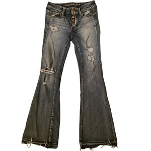 American Eagle Boho Artist Flare Jeans Size 4 Super Stretch Button Fly Distresse